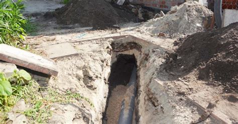 sewer leak in yard|The 8 Clear Signs of a Broken/Leaking Sewer Line